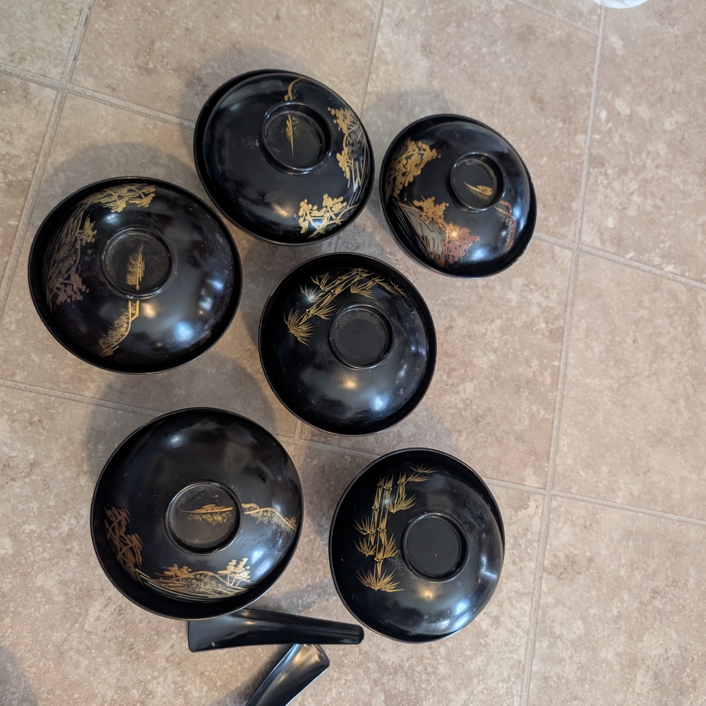 Black Lacquered Japanese Bowls with Gold Detail - Set of 6